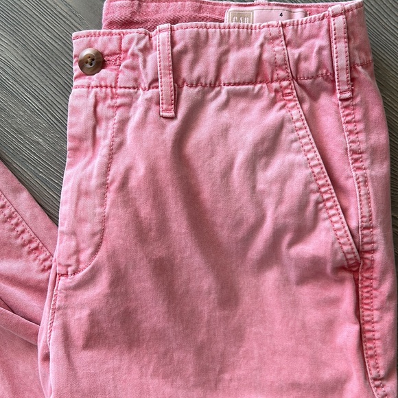 Gap Womens Size 4 High Rise Straight Leg Khaki Pants. Wider straight leg. - Picture 4 of 7